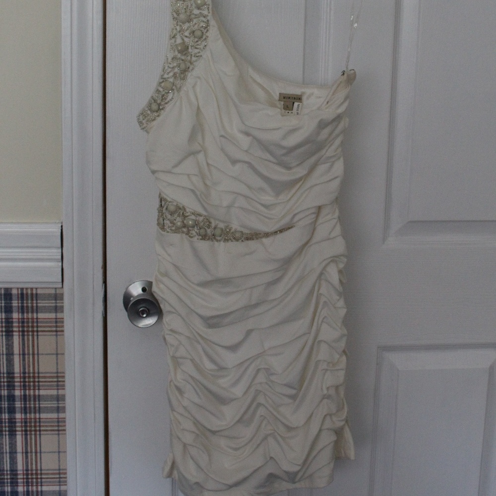 WHITE ONE SHOULDER BODY CON WITH BEADED DETAILING